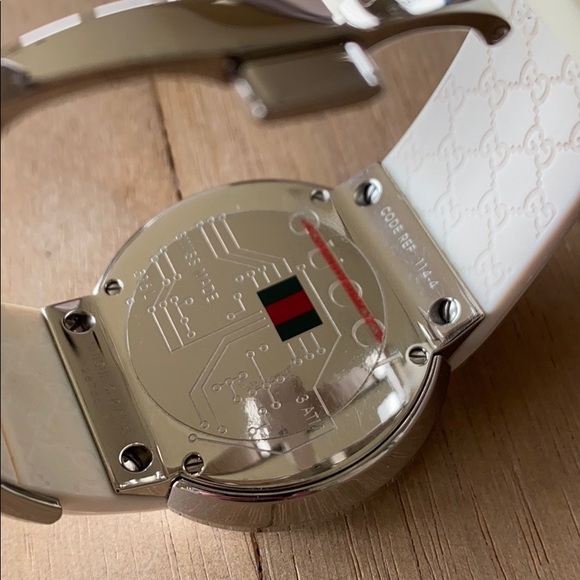 Gucci digital watch from the I-Gucci Collection - Picture 8 of 15